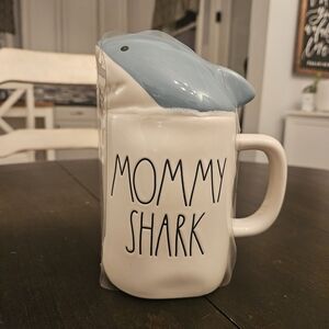 NWT Rae Dunn Mommy Shark Mug